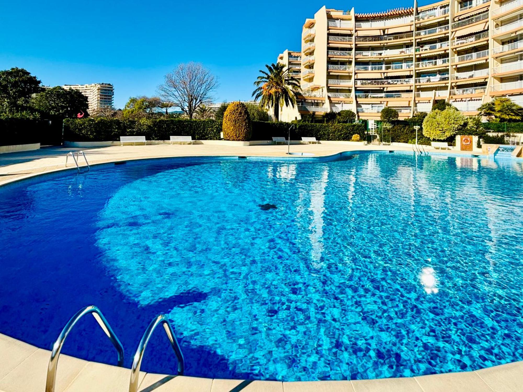Somptueux 3 Pieces Vue Sur Piscine *